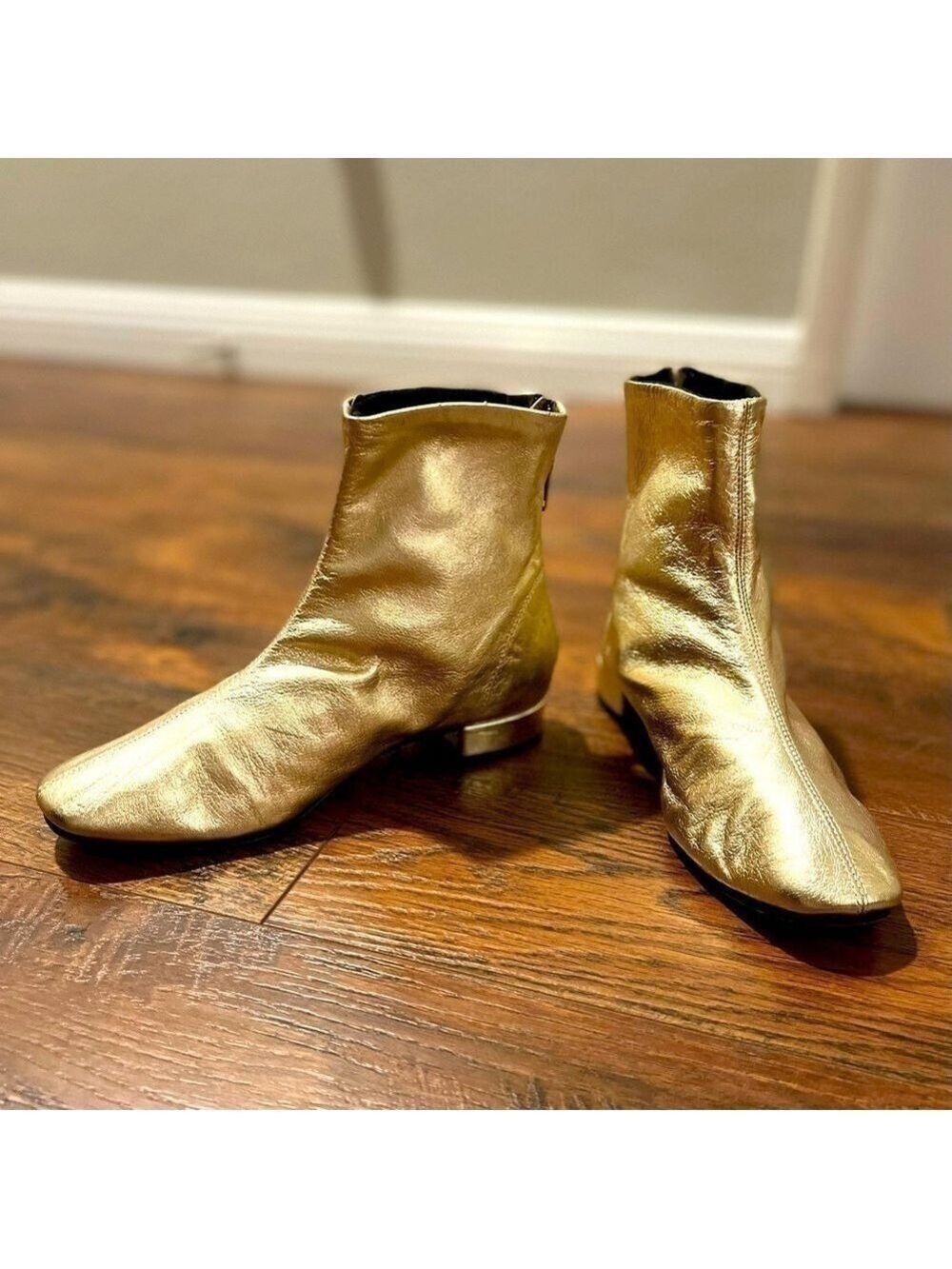 𝅺topshop krome gold leather booties. Size 36